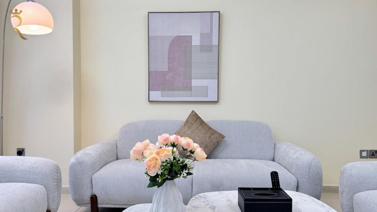 Apartment Spacious 2br Poolside Relaxation In Al Reem *