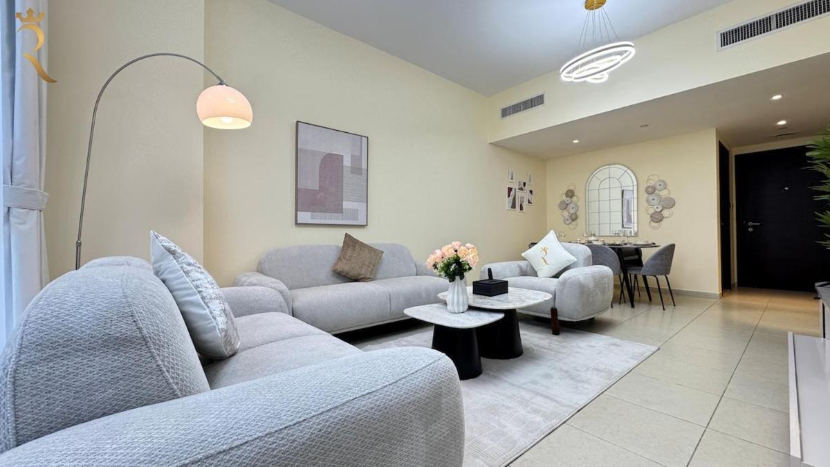 Apartment Spacious 2br Poolside Relaxation In Al Reem