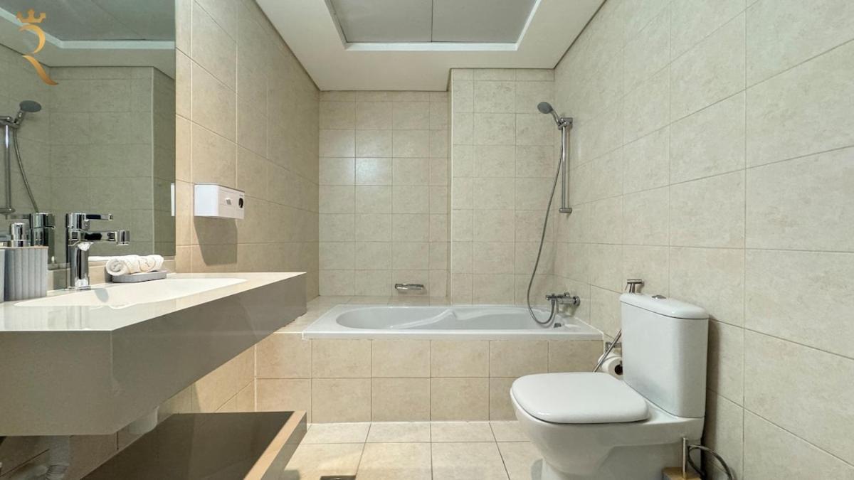 Spacious 2br Poolside Relaxation In Al Reem Abu Dhabi
