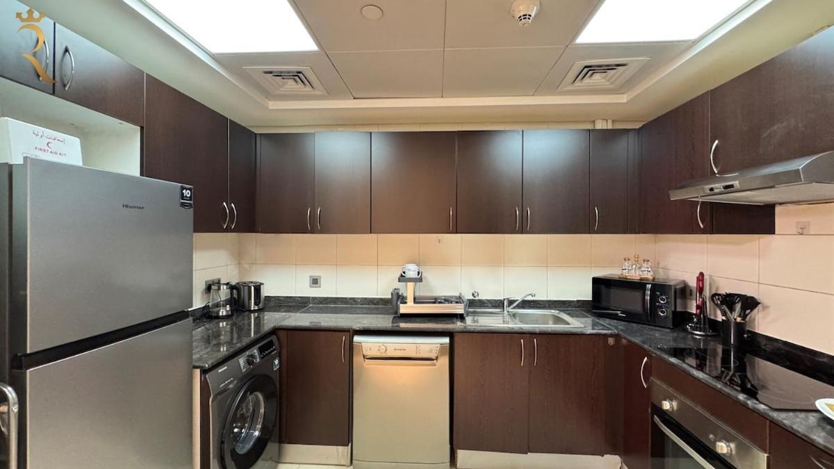 Apartment Spacious 2br Poolside Relaxation In Al Reem *