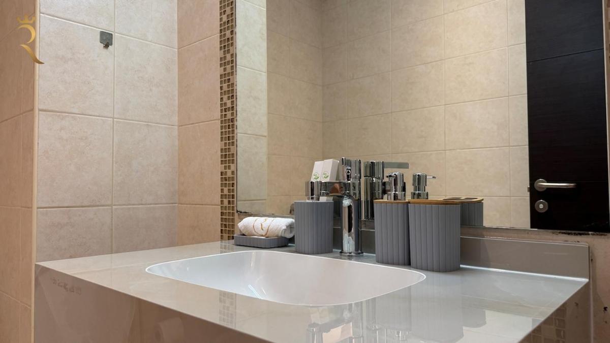 Apartment Spacious 2br Poolside Relaxation In Al Reem