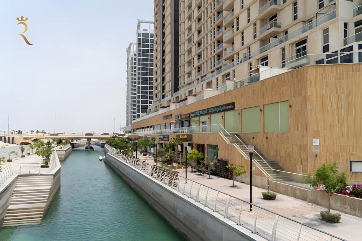 Spacious 2br Poolside Relaxation In Al Reem Apartment *